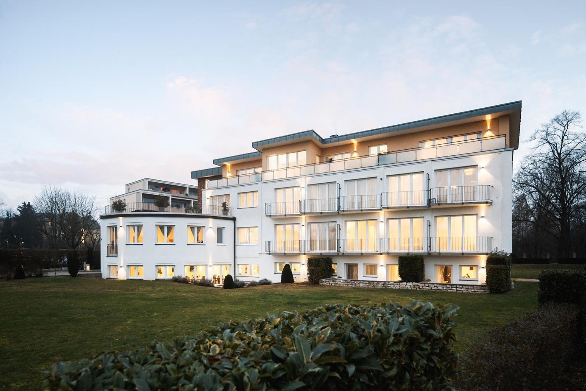 Hotel Vier Jahreszeiten Therme & Kliniken Bad Krozingen Naehe Freiburg & Schwarzwald Ideal Fuer Wellness Kur & Business Ausfluege 24H Check In- Wlan & Parken Gratis エクステリア 写真