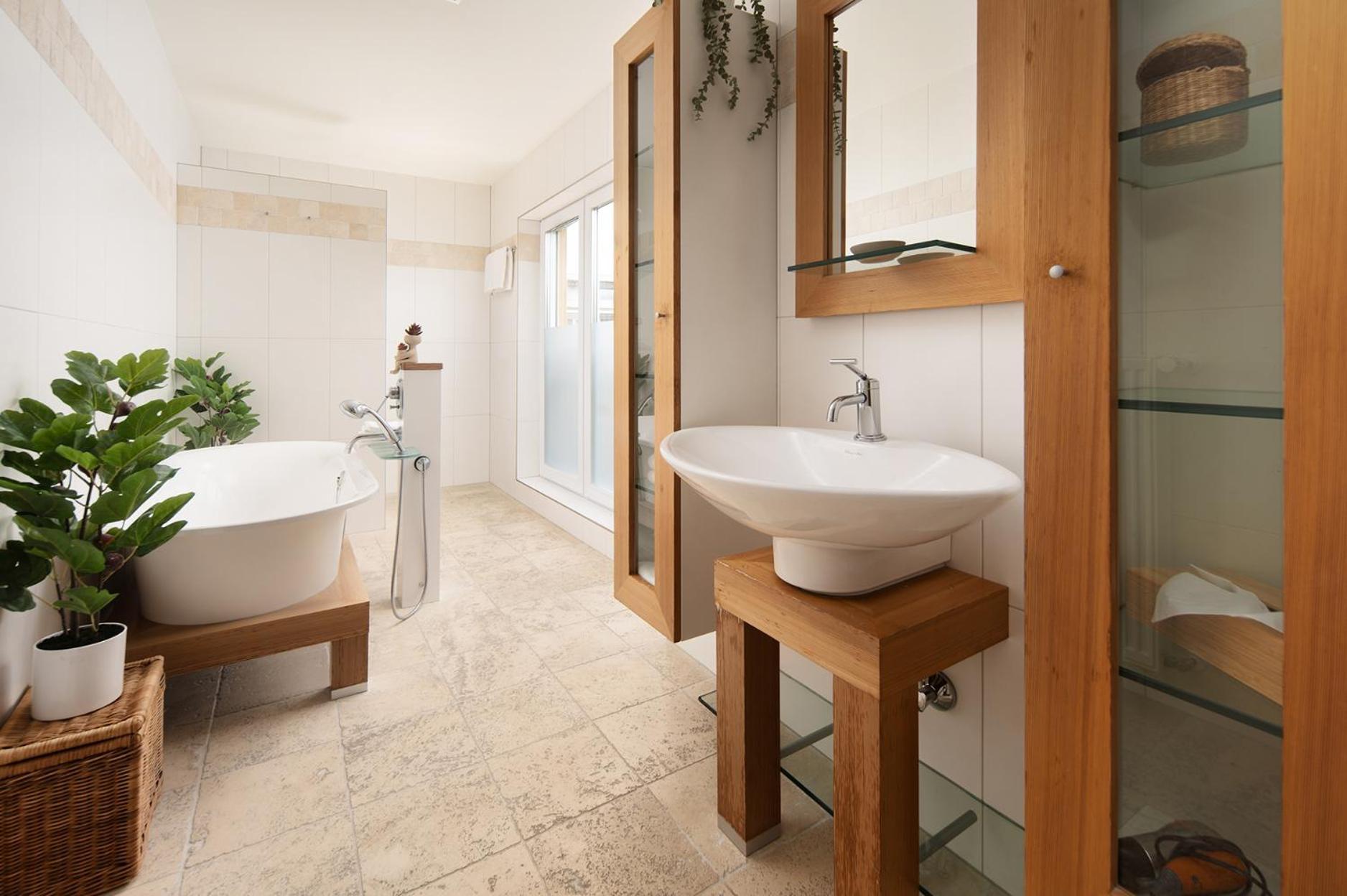 Hotel Vier Jahreszeiten Therme & Kliniken Bad Krozingen Naehe Freiburg & Schwarzwald Ideal Fuer Wellness Kur & Business Ausfluege 24H Check In- Wlan & Parken Gratis エクステリア 写真