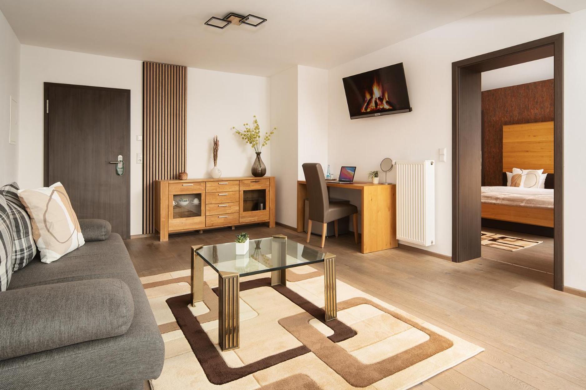 Hotel Vier Jahreszeiten Therme & Kliniken Bad Krozingen Naehe Freiburg & Schwarzwald Ideal Fuer Wellness Kur & Business Ausfluege 24H Check In- Wlan & Parken Gratis エクステリア 写真