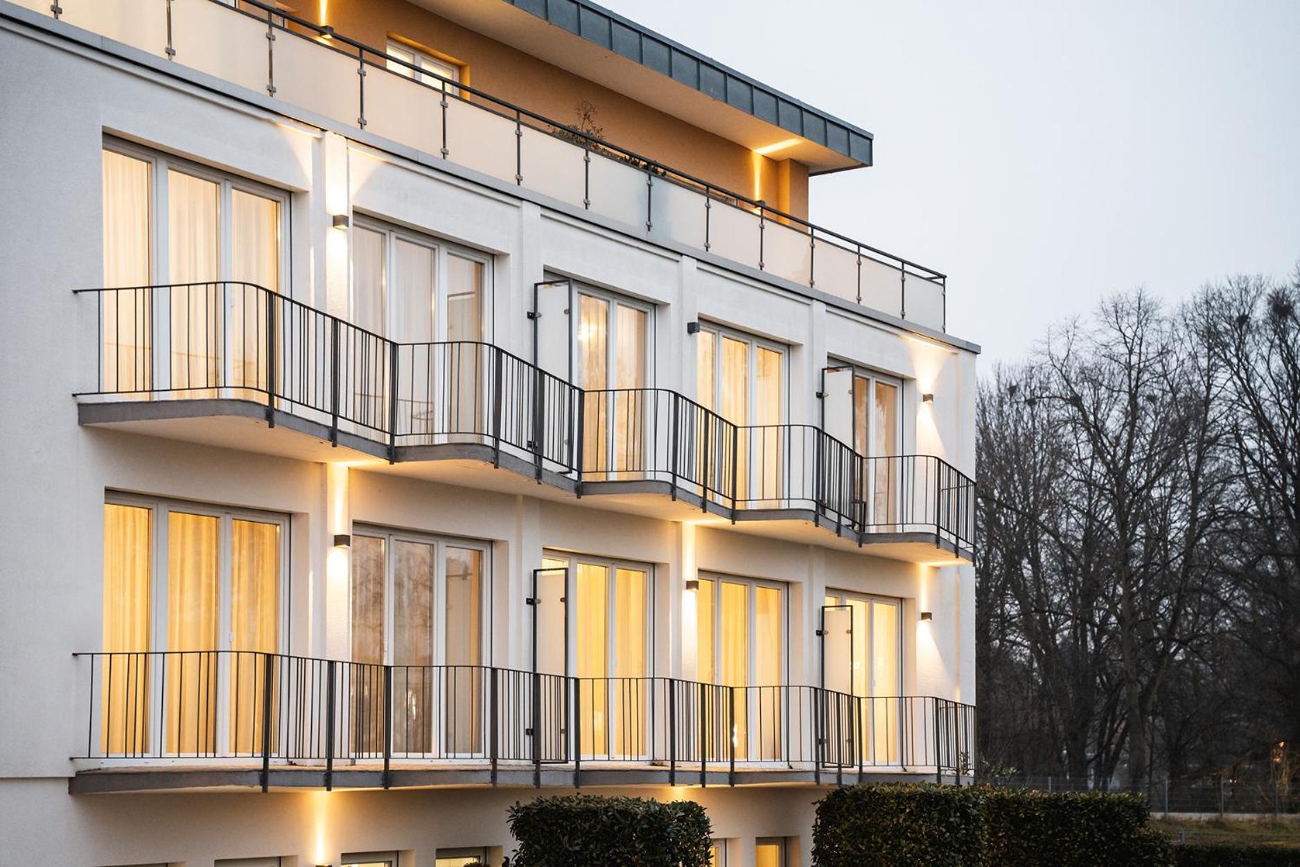 Hotel Vier Jahreszeiten Therme & Kliniken Bad Krozingen Naehe Freiburg & Schwarzwald Ideal Fuer Wellness Kur & Business Ausfluege 24H Check In- Wlan & Parken Gratis エクステリア 写真