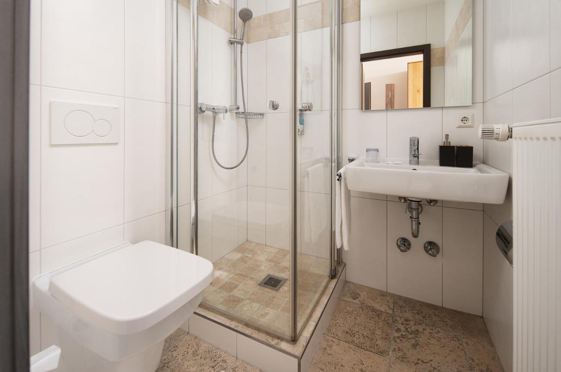Hotel Vier Jahreszeiten Therme & Kliniken Bad Krozingen Naehe Freiburg & Schwarzwald Ideal Fuer Wellness Kur & Business Ausfluege 24H Check In- Wlan & Parken Gratis エクステリア 写真