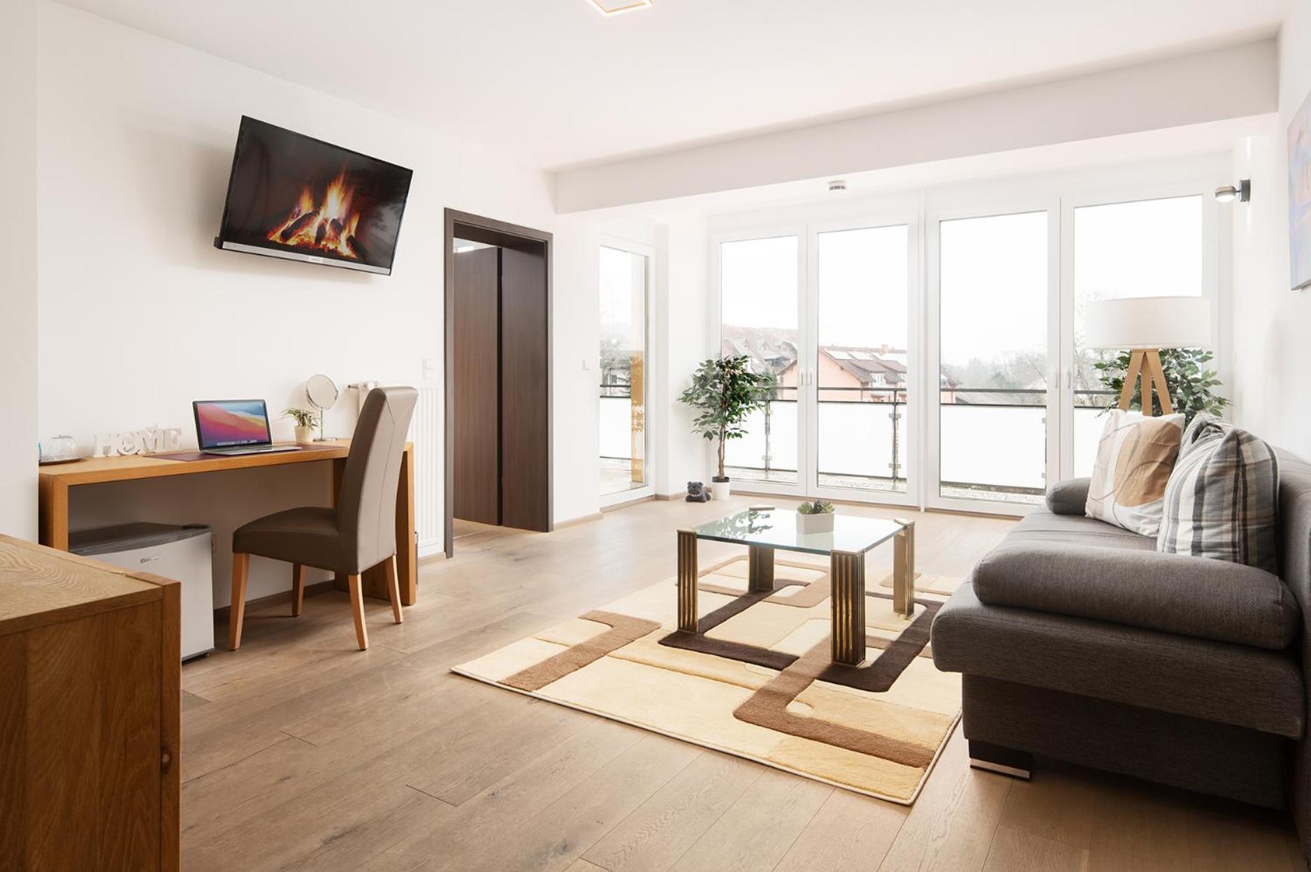 Hotel Vier Jahreszeiten Therme & Kliniken Bad Krozingen Naehe Freiburg & Schwarzwald Ideal Fuer Wellness Kur & Business Ausfluege 24H Check In- Wlan & Parken Gratis エクステリア 写真