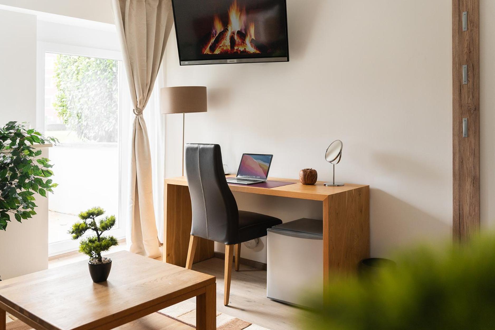 Hotel Vier Jahreszeiten Therme & Kliniken Bad Krozingen Naehe Freiburg & Schwarzwald Ideal Fuer Wellness Kur & Business Ausfluege 24H Check In- Wlan & Parken Gratis エクステリア 写真