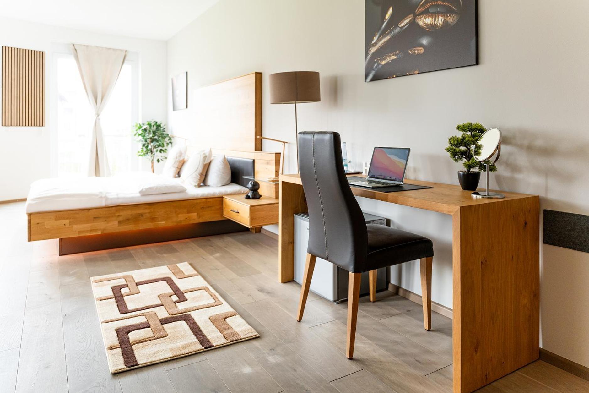 Hotel Vier Jahreszeiten Therme & Kliniken Bad Krozingen Naehe Freiburg & Schwarzwald Ideal Fuer Wellness Kur & Business Ausfluege 24H Check In- Wlan & Parken Gratis エクステリア 写真