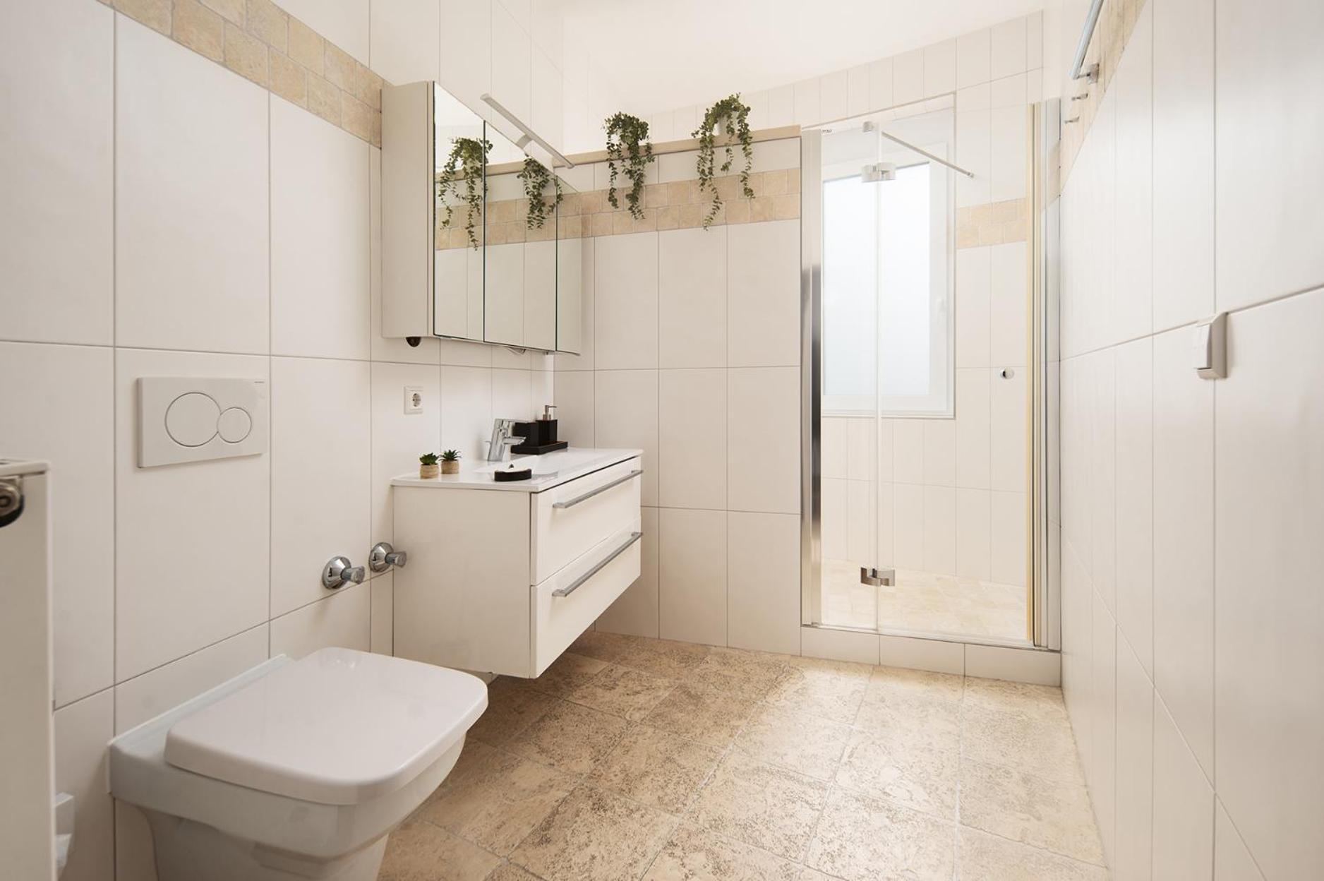 Hotel Vier Jahreszeiten Therme & Kliniken Bad Krozingen Naehe Freiburg & Schwarzwald Ideal Fuer Wellness Kur & Business Ausfluege 24H Check In- Wlan & Parken Gratis エクステリア 写真