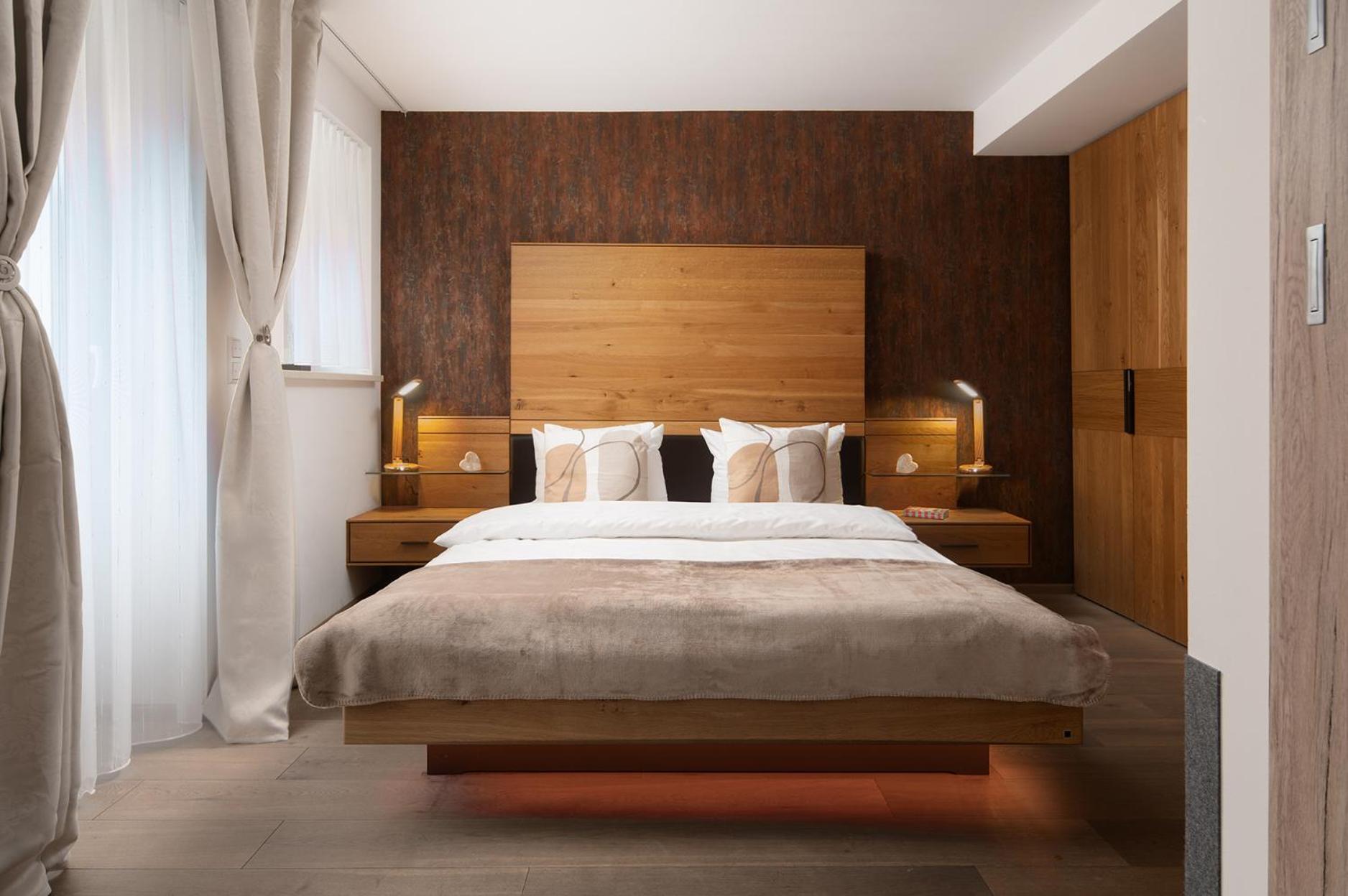 Hotel Vier Jahreszeiten Therme & Kliniken Bad Krozingen Naehe Freiburg & Schwarzwald Ideal Fuer Wellness Kur & Business Ausfluege 24H Check In- Wlan & Parken Gratis エクステリア 写真